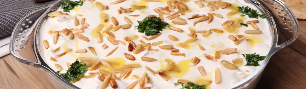 طريقة عمل فتة الدجاج باللبن والطحينة